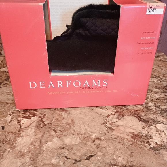 Dearfoams Black Slippers. New In Box Size Medium 6.5 /7.5 - Picture 1 of 5